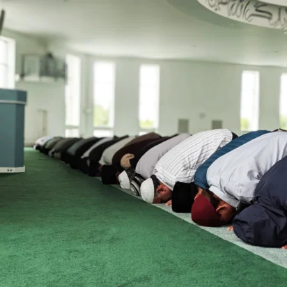 El significado de lo que dijo el Altísimo: “¡Ay de los que rezan!”