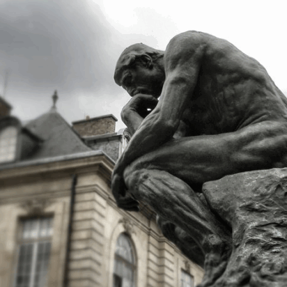 La misma teoría de la evolución biológica intenta explicar la cuestión